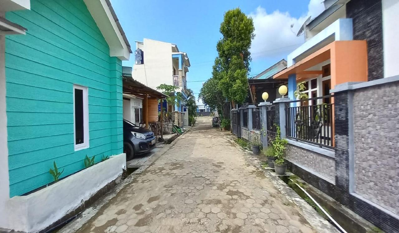Oyo 90974 Homestay Golo Koe Sejahtera Labuan Bajo Exterior photo